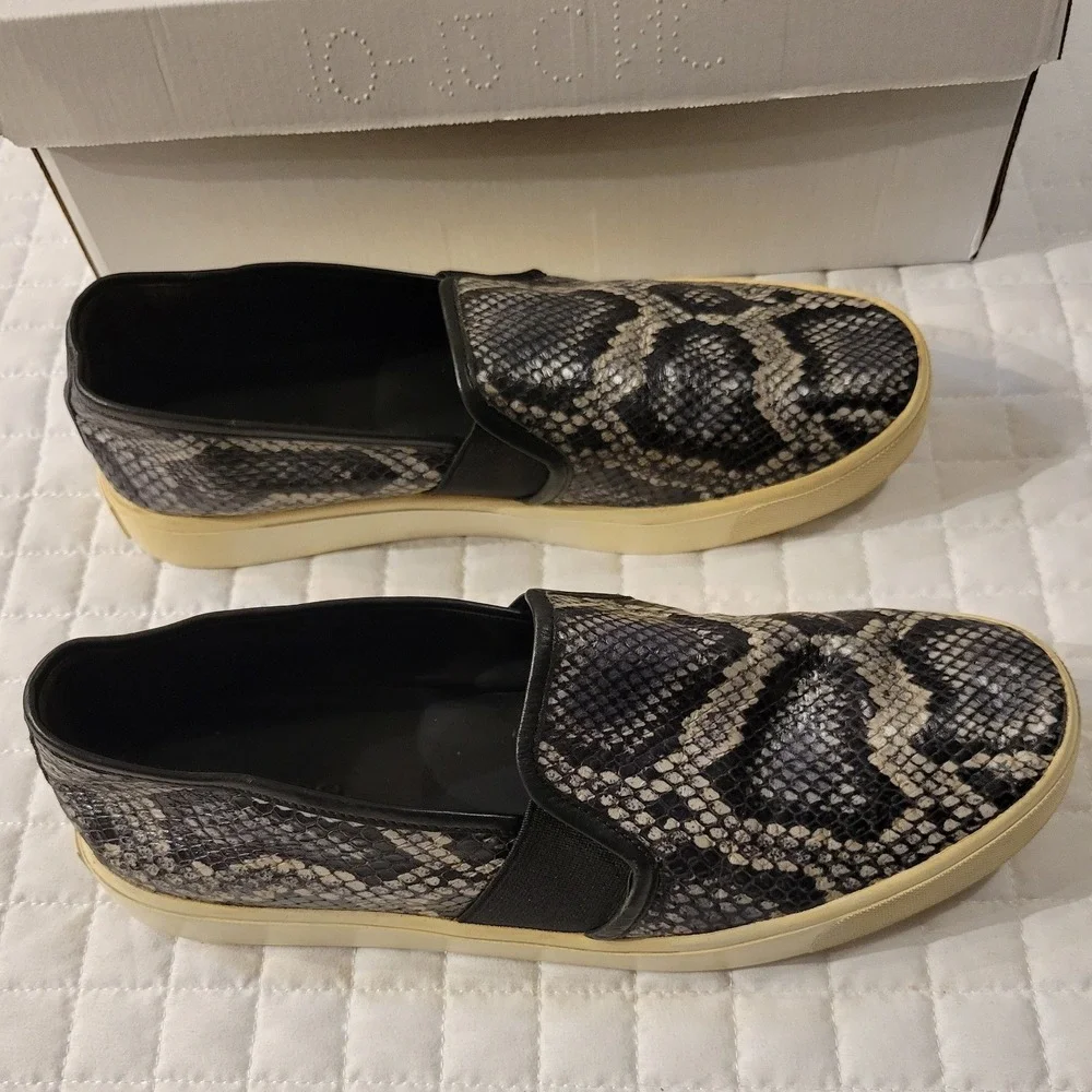 Vince Blair Women 8M Grey Black Cream Snakeskin Embossed Leather Slip On Sneaker